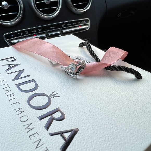 Pandora Logo Pavé Ring - Picture 7 of 7